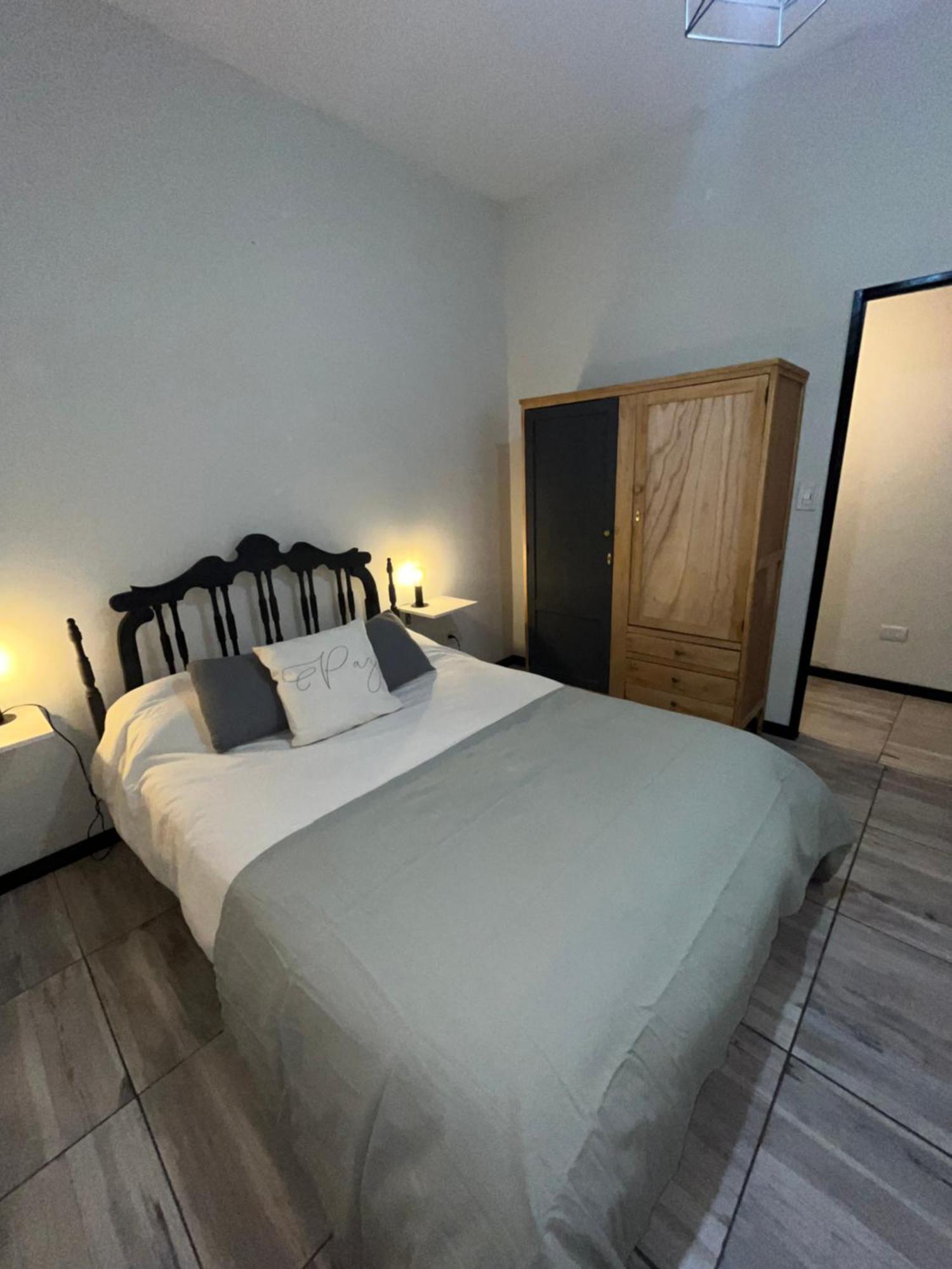 Departamento Espana A 3 Cuadras Plaza Independencia メンドーサ エクステリア 写真